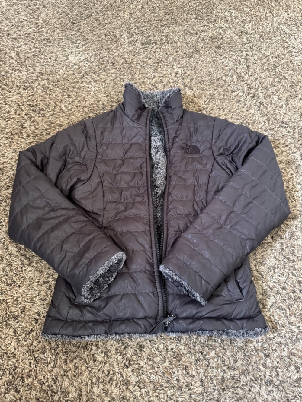 The North Face reversable Quilted Jacket with Sherpa - Dark Gray